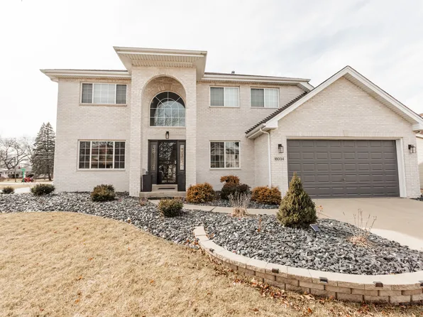 18034 Donatus Dr, Lansing, IL 60438