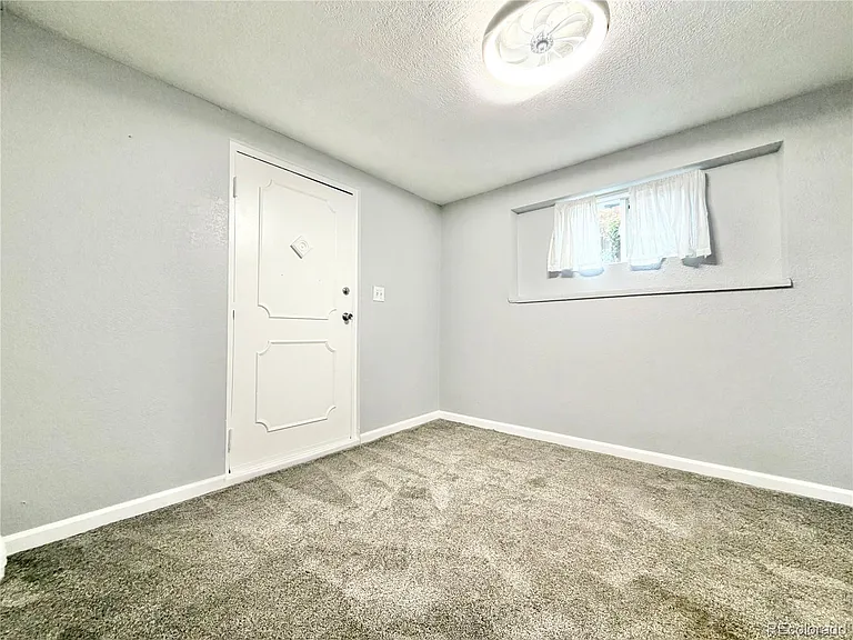1285 W Gill Pl — Photo 26