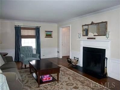 4th image of 28 Highland Ave