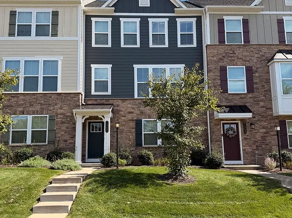 1062 Adair Ave, Valencia, PA 16059
