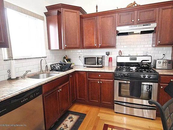 2nd image of 186 Hylan Blvd Floor 2C-3
