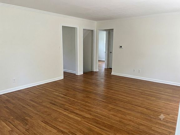 3rd image of 4936 Solar Dr
