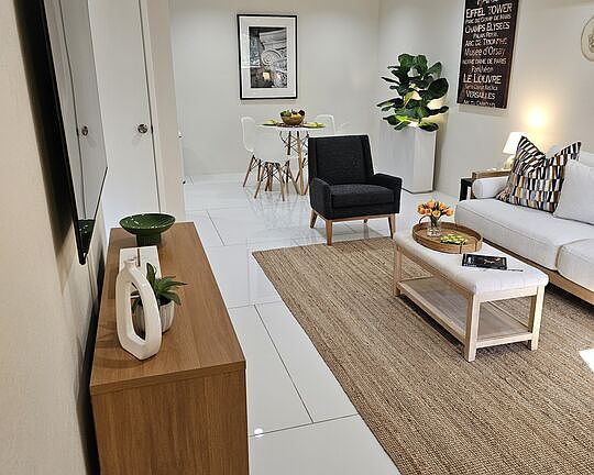 5th image of 420 N Villa Ct Unit 202