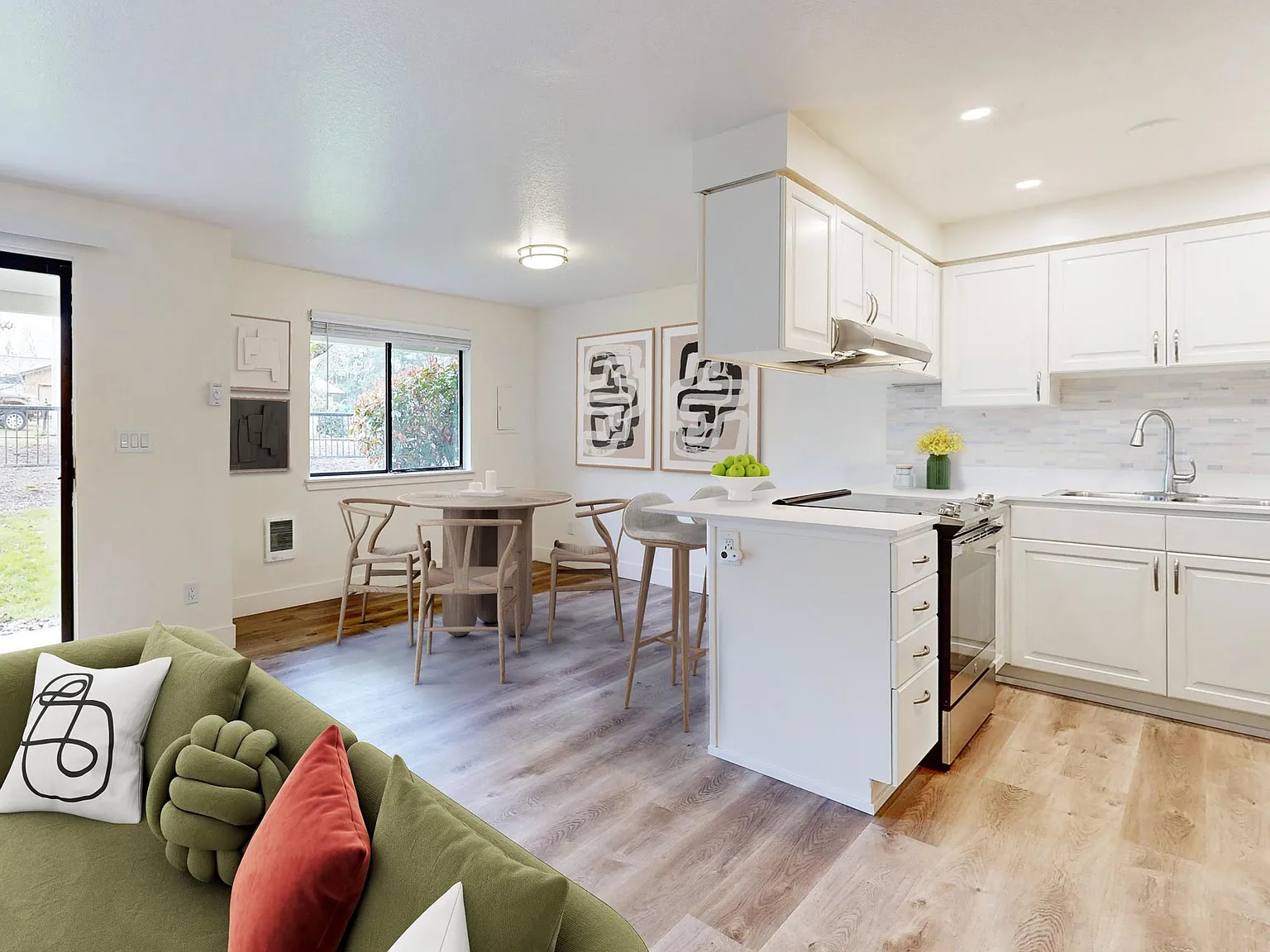 Tualatin Heights — Photo 1