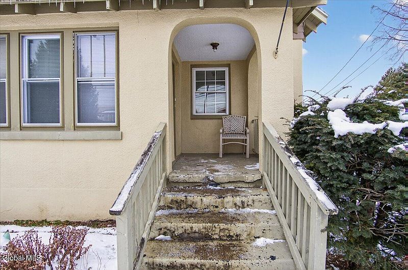 4th image of 3418 Albany Street
