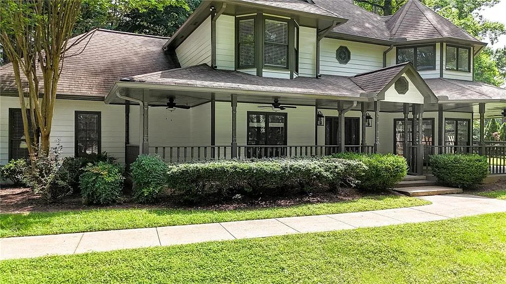 3 bed, 2.5 bath, 2813 sqft, $3,500 — Photo 4
