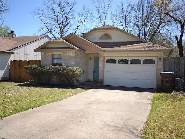 1105 Green Valley Cv — Photo 2