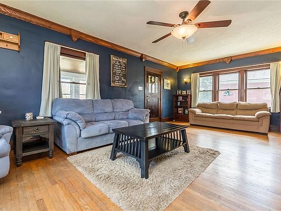 5th image of 115 Magyar St