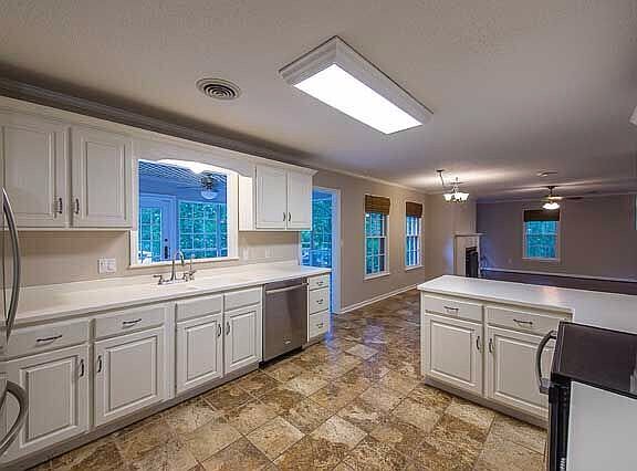 2nd image of 312 Windy Hollow Dr
