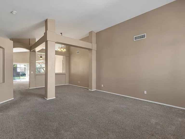 647 W Fremont Dr — Photo 9