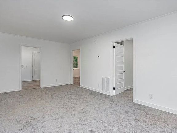 4th image of 312 Pineneedle Rd