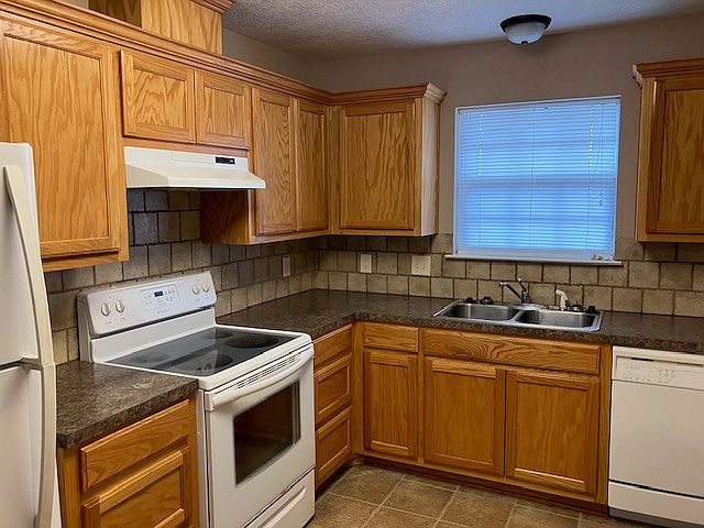1st image of 1004 Helena Ave #1006