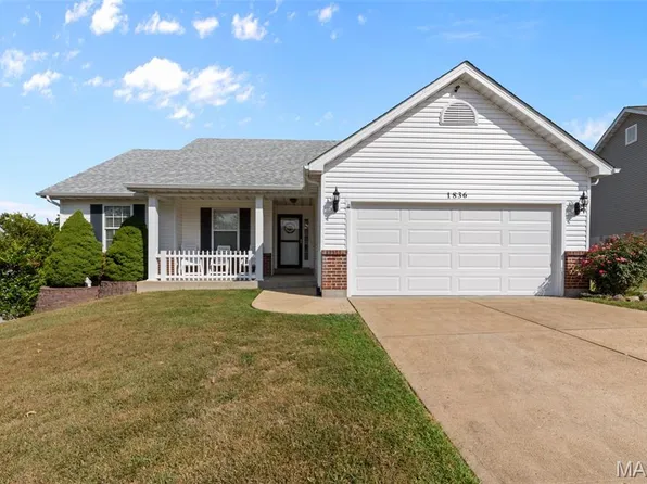 1836 Championship Ln, Festus, MO 63028