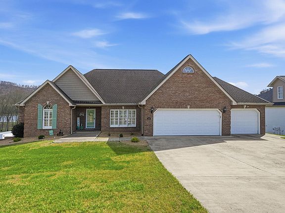 2nd image of 226 Misty View Cir