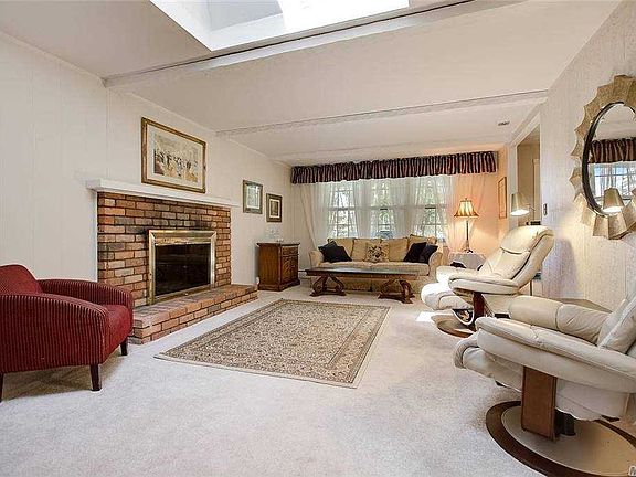 4th image of 9 Canterbury Dr