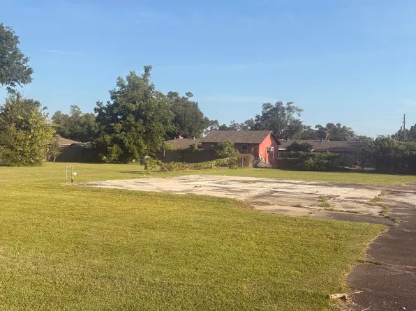 Gandy St, Westlake, LA 70669