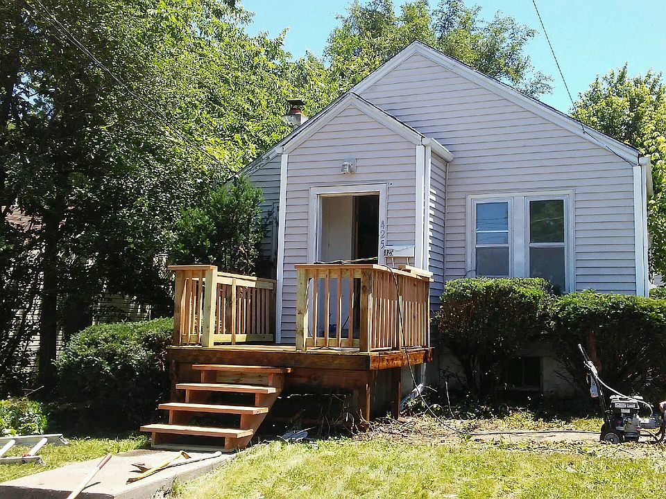 1st image of 425 E Sea Ave