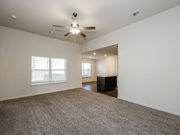 5th image of 1313 Redpine Dr