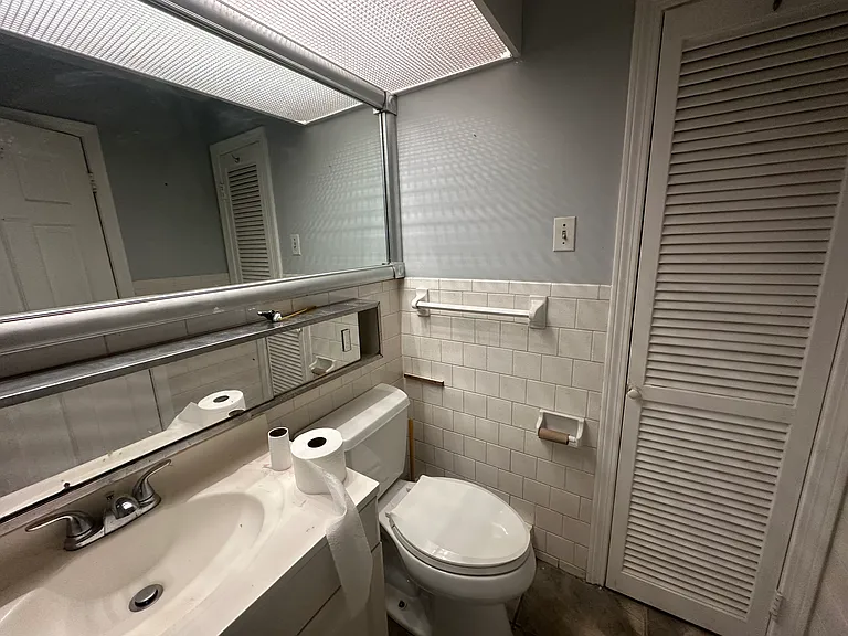 87 Phelps St — Photo 18