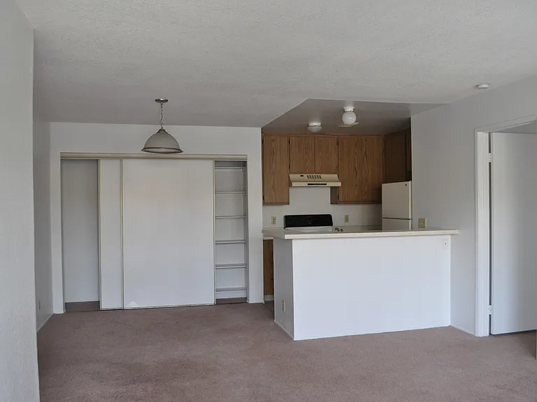 Cobblestone Park Apartments — Photo 32