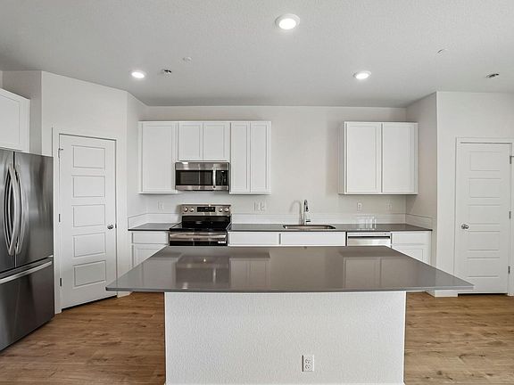 4th image of 4008 Agnes St
