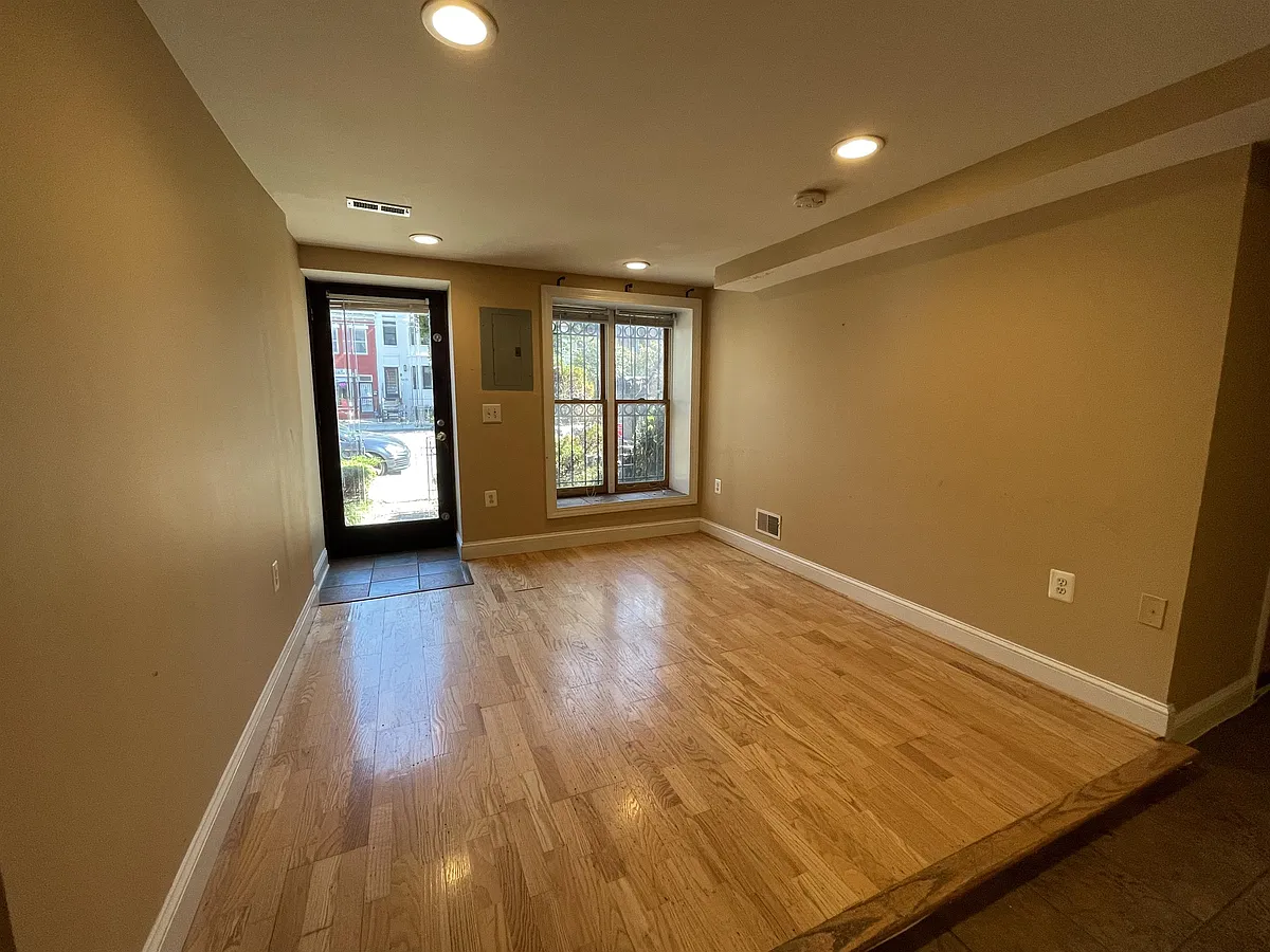 Building Photo - 1424 11th St NW #3