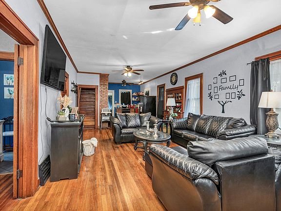 5th image of 610 W Olive Ave