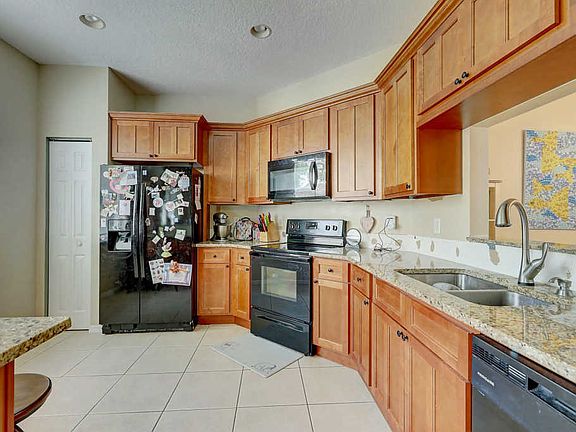 5th image of 585 SW Indian Key Dr