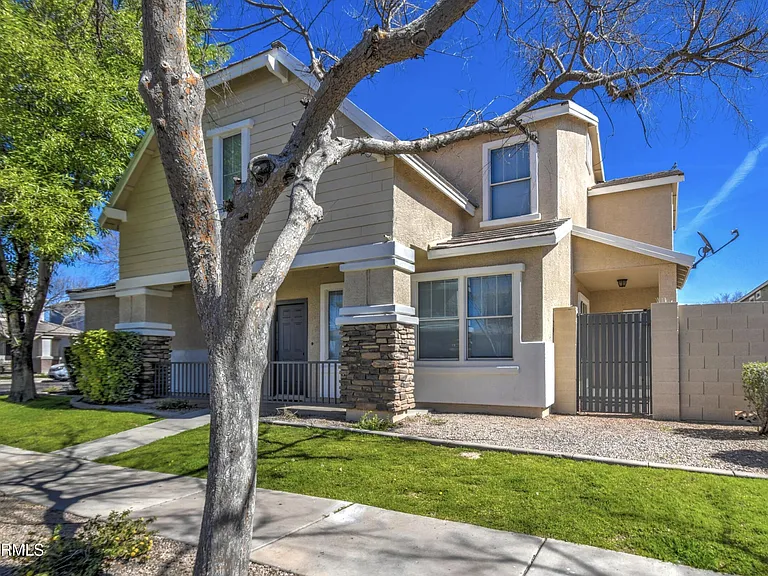 12031 W Belmont Dr — Photo 2