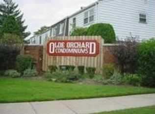 24600 Olde Orchard St #9, Novi, MI 48375