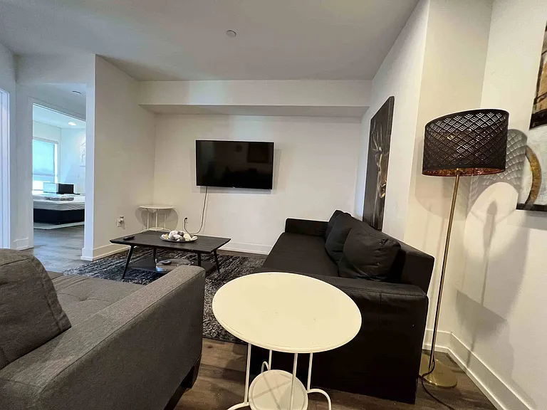 812 N Hudson Ave — Photo 6