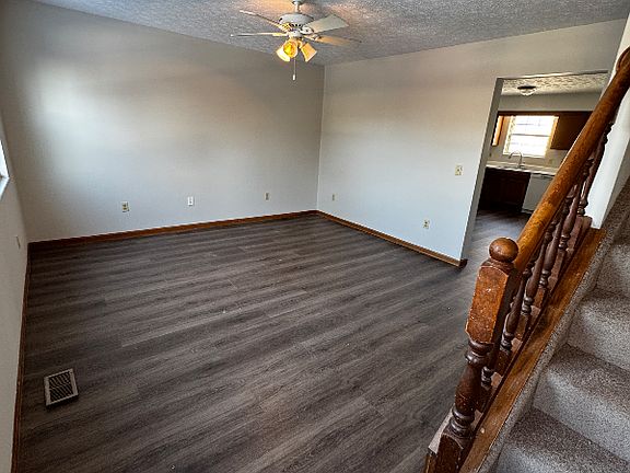 4th image of 89 Dickey Ave #89
