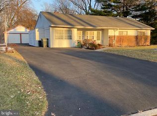 1031 Jeffrey Dr, Southampton, PA 18966