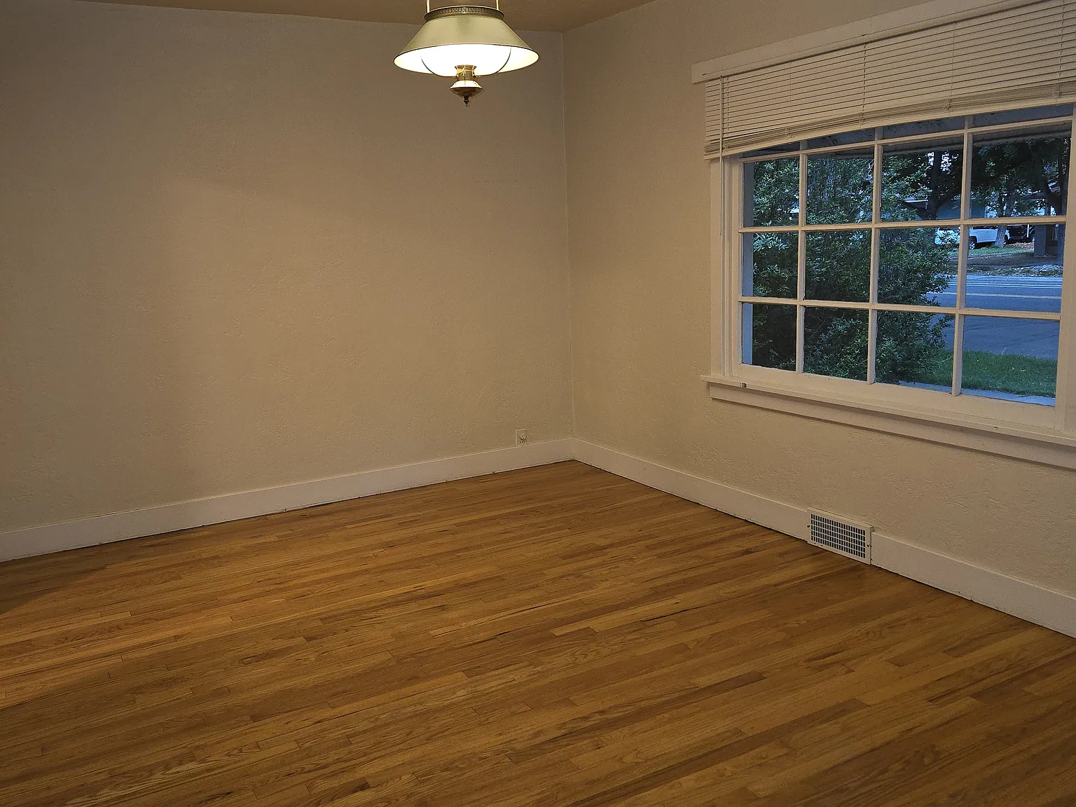 2 bed, 1.5 bath, 1262 sqft, $2,225 — Photo 4