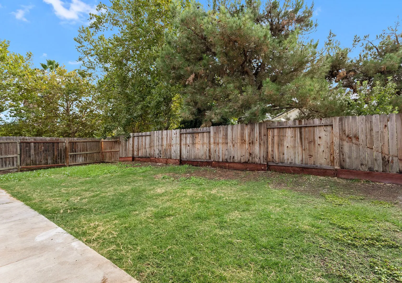 Remodelled , Move in Ready, Single Story House — Photo 1