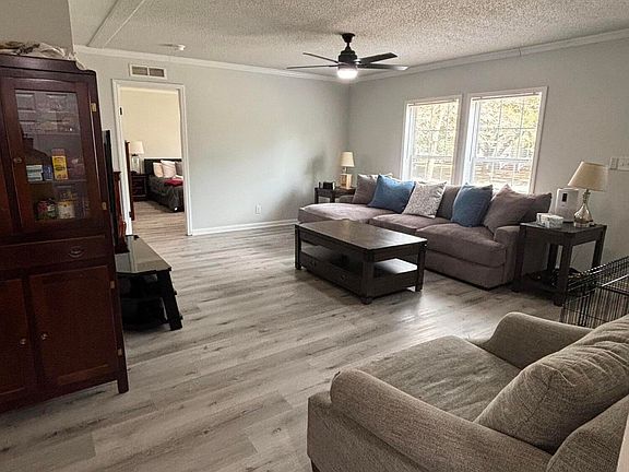 4th image of 155 Grapevine Rd