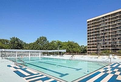 2nd image of 15038 Union Tpke APT 1P