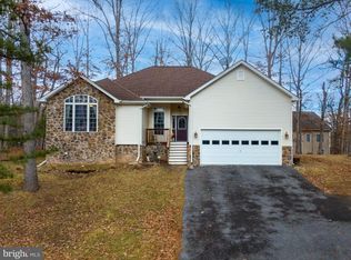 231 Greenbriar Cir, Cross Junction, VA 22625
