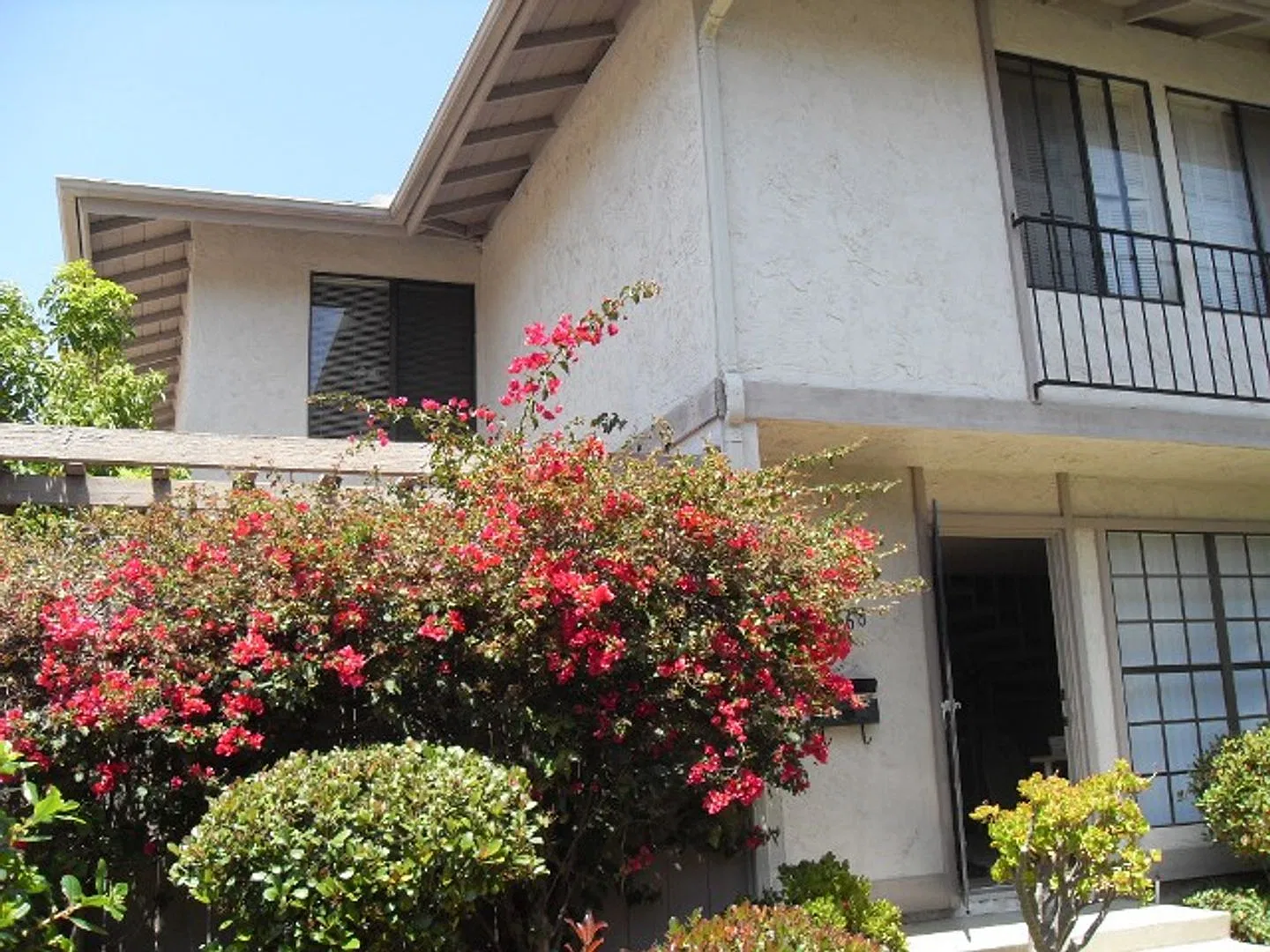 Easter Way - Located Near Ucsd In Utc! — Photo 1