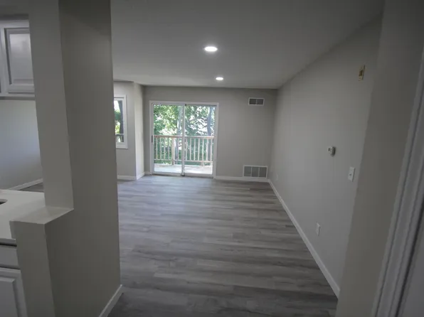36 Plex - Village Green Apartments, 4532 4534 & 12, Des Moines, IA 50310