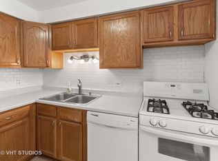 1493 N Winslowe Dr APT 304, Palatine, IL 60074