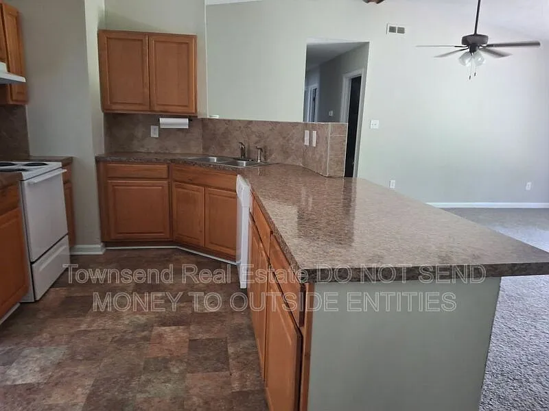4 bed, 2.0 bath, 1500 sqft, $1,545 — Photo 4