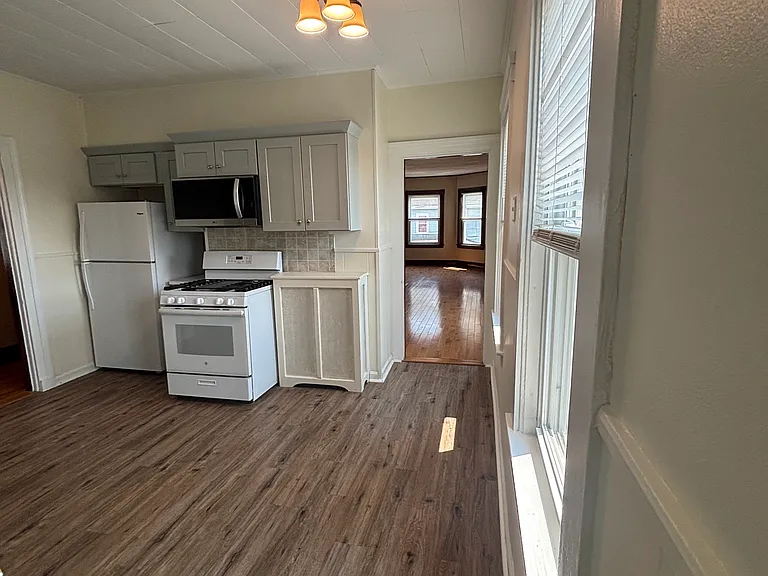 10 Davis St #2 — Photo 13