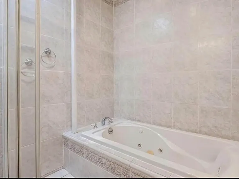 1710 Tenbroeck Ave #2F — Photo 2