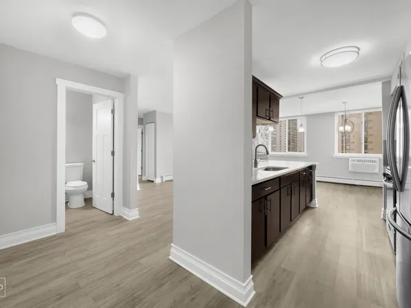 LIVE....LAKE.....RELAX, 5800 N Sheridan Rd APT 202, Chicago, IL 60660