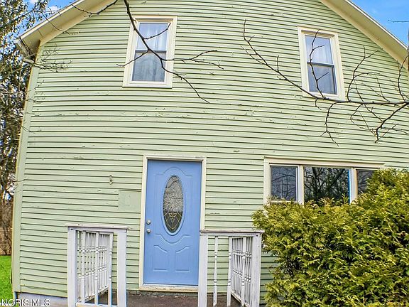 2nd image of 1402 S Crissey Rd