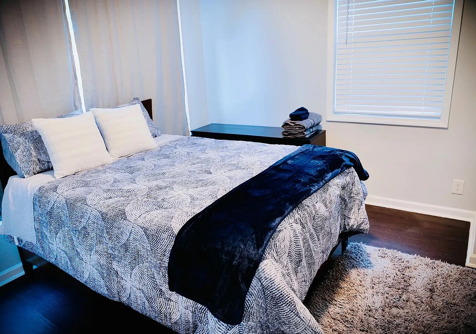 Room in 5 Bedroom Home at E Ontario Ave — Photo 3