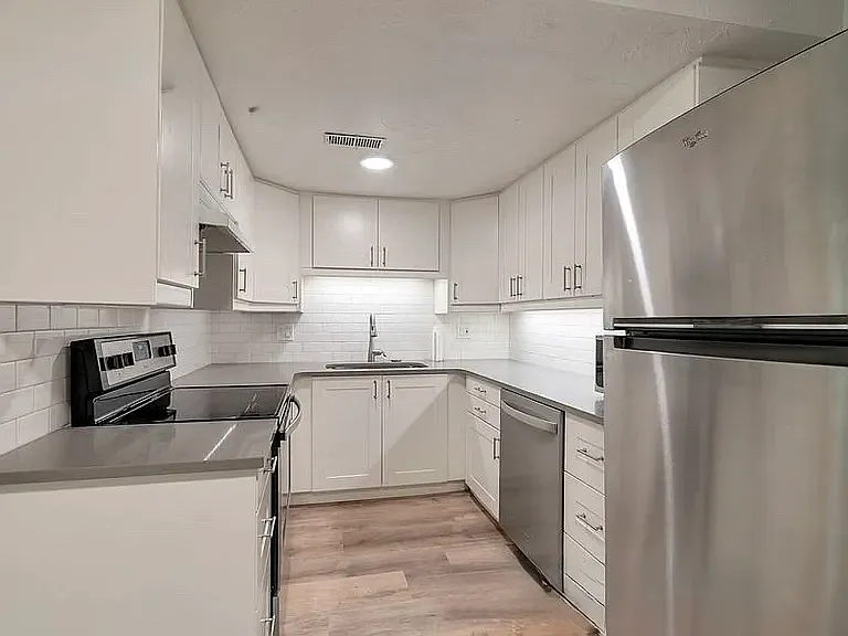 1 bed, 650 sqft, $1,600 — Photo 4