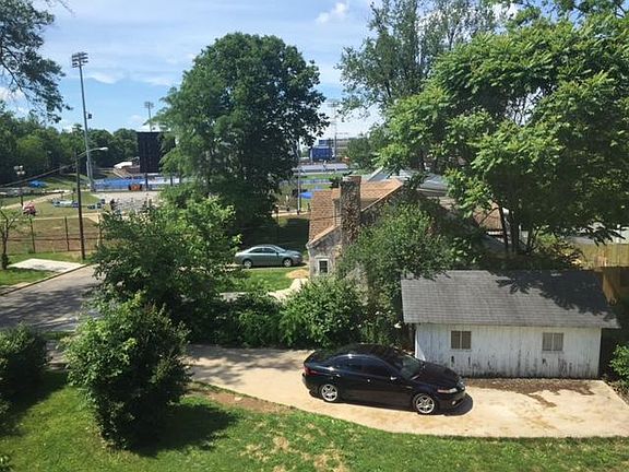 3rd image of 624 Columbia Ave
