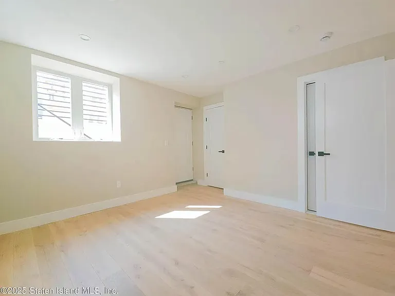 334 Van Duzer St #1 — Photo 2